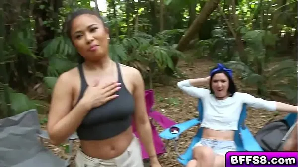 Pozrite si Fine butt naked camp out hungry for a big cock výkonné videá