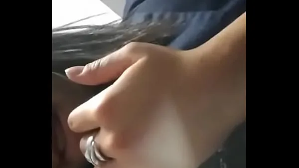 Bekijk Bitch can't stand and touches herself in the office krachtvideo's