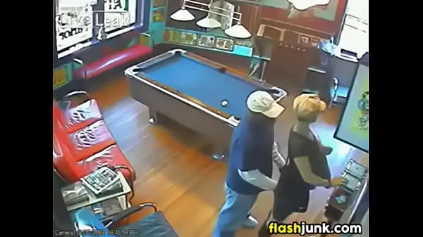 Bekijk stranger caught having sex on CCTV krachtvideo's