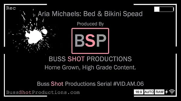 Titta på AM.06 Aria Michaels Bed & Bikini Spread Preview power-videor