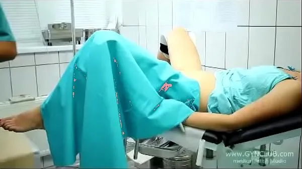 Titta på beautiful girl on a gynecological chair (33 power-videor