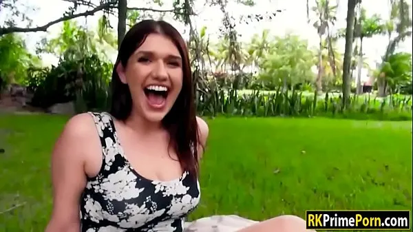 Přehrát April Dawn swallows cum for some money výkonná videa