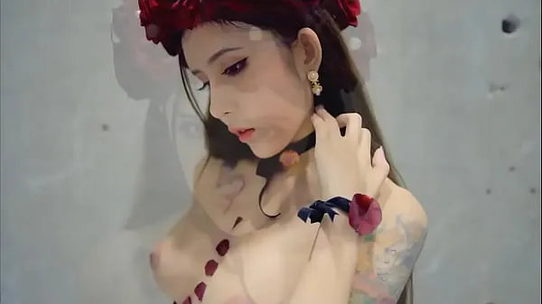 Breast-hybrid goddess, beautiful carcass, all three points पावर वीडियो देखें