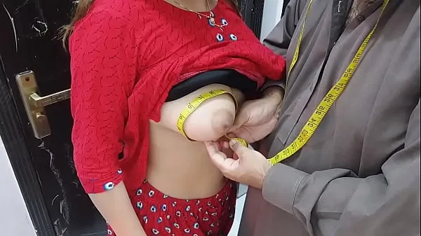 Titta på Desi indian Village Wife,s Ass Hole Fucked By Tailor In Exchange Of Her Clothes Stitching Charges Very Hot Clear Hindi Voice power-videor