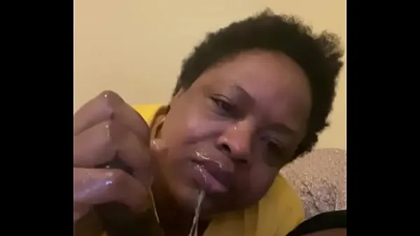Mature ebony bbw gets throat fucked by Gansgta BBCパワービデオを見る
