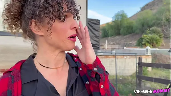 Oglejte si Crying Jewish Ranch Wife Takes Neighbor Boy's Virginity močne videoposnetke